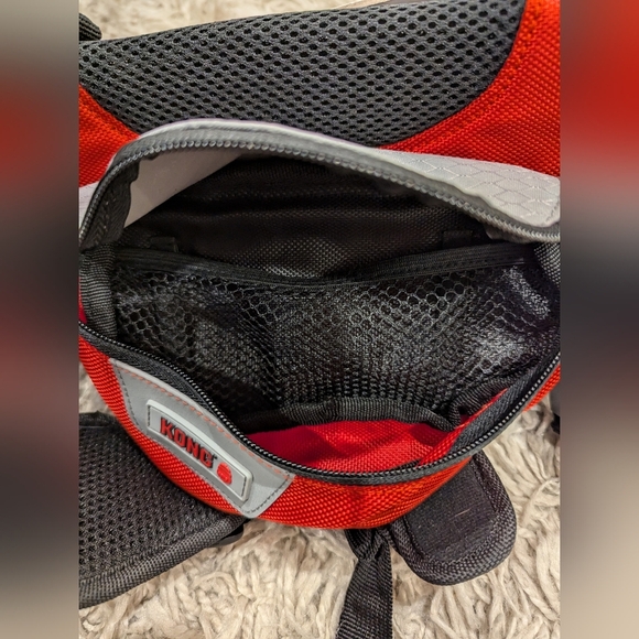 Kong Sport explorer Dog back Pack in Red/Gray/black Size S 22-27" girth. - Picture 14 of 15